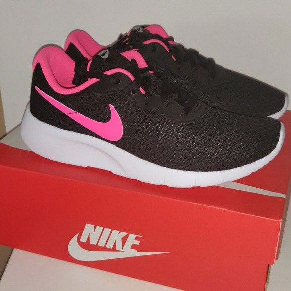 Nike Tanjun GS Sneaker - Picture 2 of 7